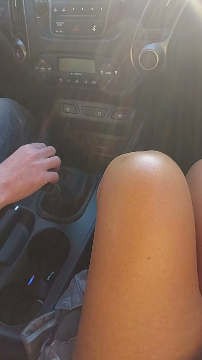 An elegant mature lady with beautiful legs in high heels seduces a taxi driver in the morning | Clip 1
