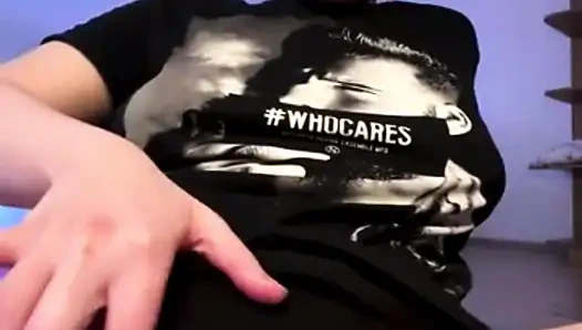 Jucielussie muncrat memek dari dekat