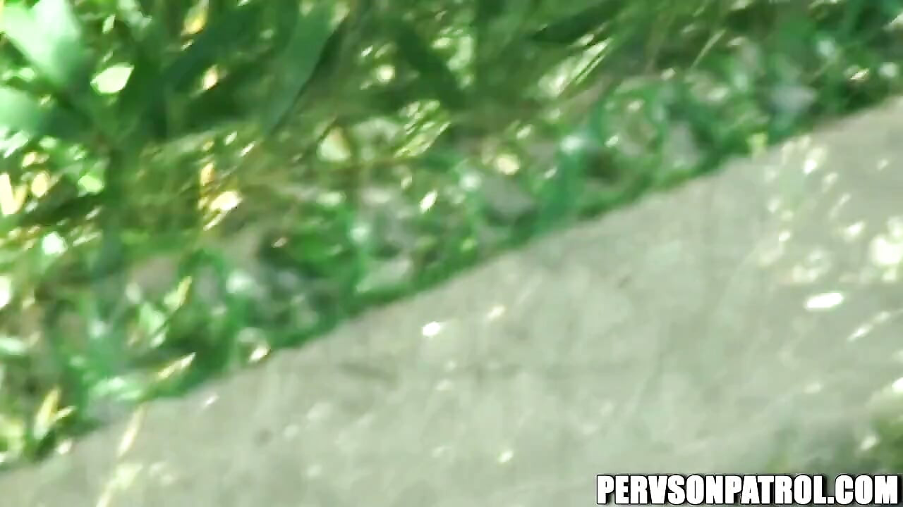 Pervs on Patrol - All Natural Blonde Syren Sexton Makes Cock Cum Quick