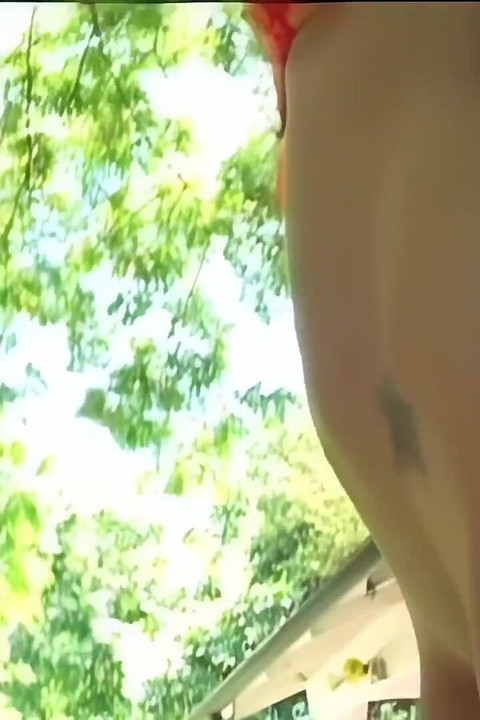 Drew Hurlie: เทพธิดาสาววัยใสที่น่าทึ่งกับตูดพิเศษ