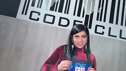 Marcella Schultz mengambil susu panas di vaginanya yang ketat di Fode Cast!