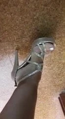 섹시한 미시 친구 하이 샌들 발에 사정