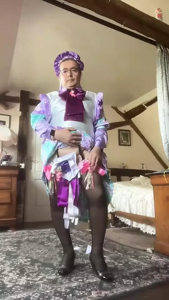 En tenue de boniche bourgeoise