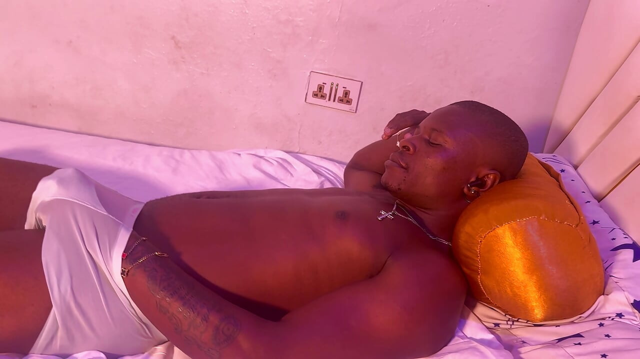 PREETY ASS COLLEGE GIRL NEEDED A TEST OF MY AFRICAN COCK