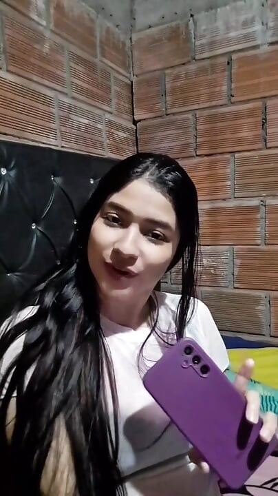 Yuliethgomez đánh cắp sân khấu với cái họng thô bạo