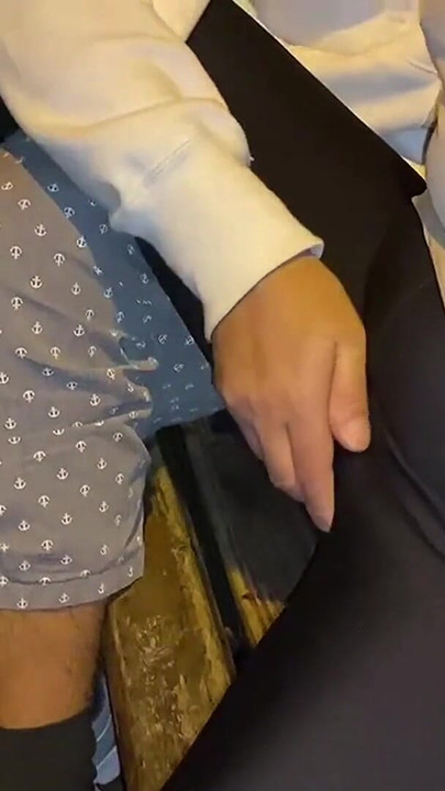 "Yutulan spermden unutulmaz bir an. Göte şaplak atma. Bakış açısı oral seks. Açık havada gırtlak."