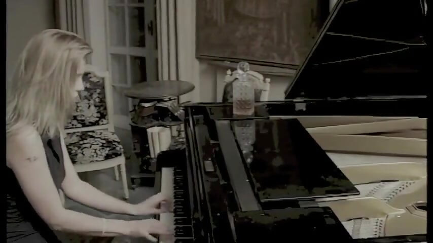 De pianist weet hoe hij de pikken van deze twee mannen moet bespelen