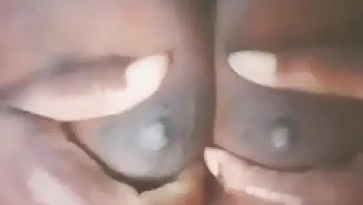 Чернокожая соблазнительница: очарование, которое кусает, блаженство, которое тает