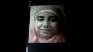 Камшот на лицо в хиджабе, хафтха