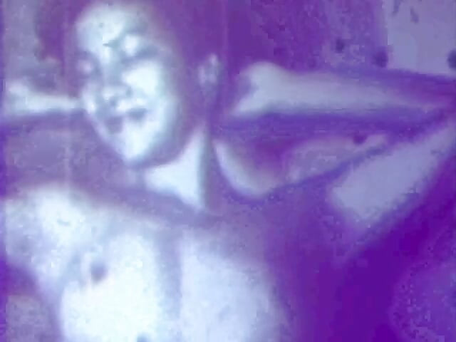 Vintage MILF knows how to please her man  (No audio but music)