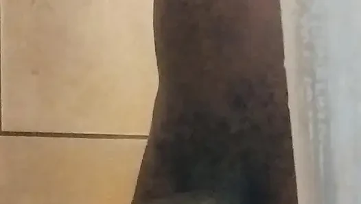 Cuma menggoda pria kulit hitam besar. Bagaimana menurutmu?