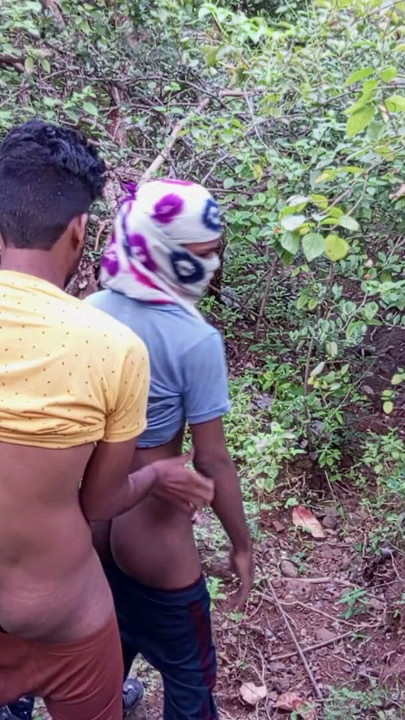 Indian Shemale - Pooja and Pooja's brother both went to the forest to romance and Pooja fucked her brother's ass. | Clip 1