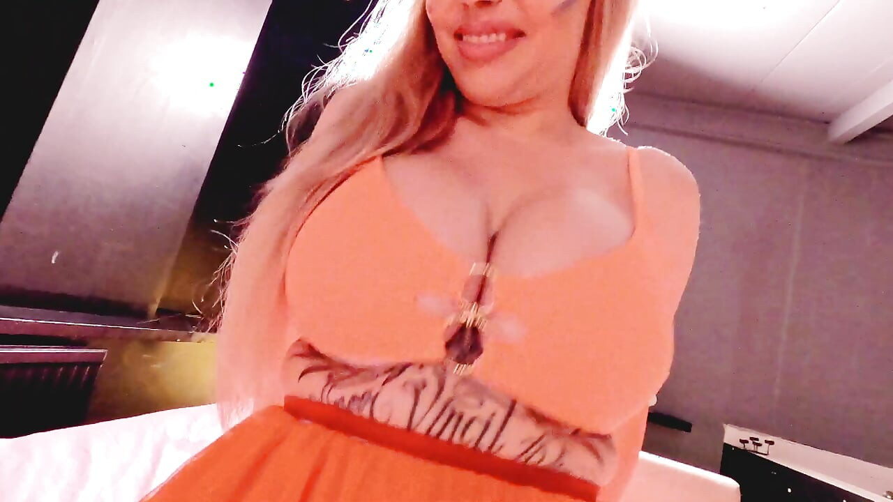 Jedenje sperme iz holandske krofne