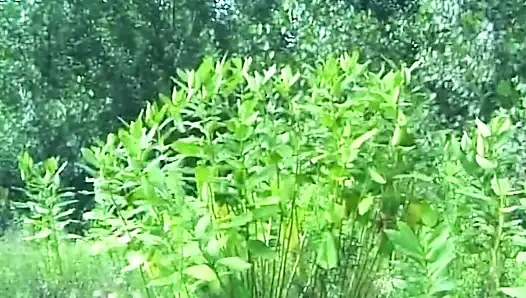 Blonde amateurin draußen hart im gras gefickt