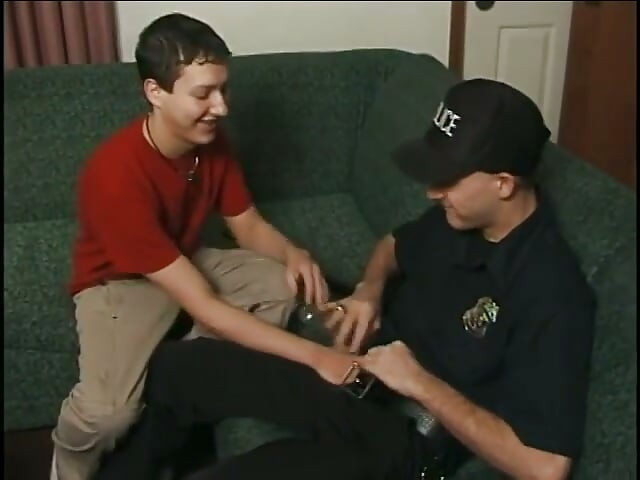 Dude takes cock from queer cop boyfriend