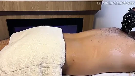 Happy End-massage Für Einen Glücklichen Fan