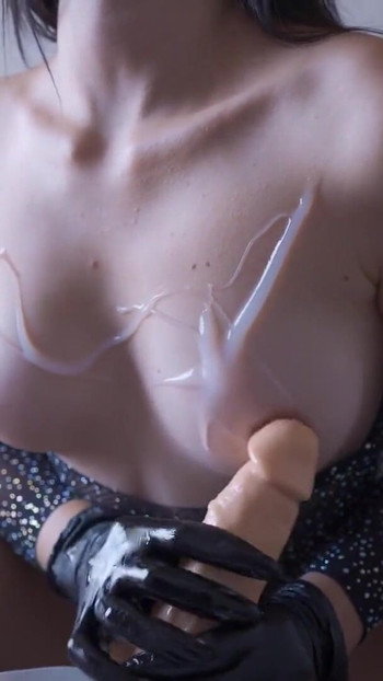 Momen wajib dibagikan dari "sarung tangan joi fetish lagi asik ngocok kontolmu - pov"