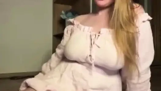 İri güzel kadın jucielussie kırmızı topuklu ayakkabılar içeriği