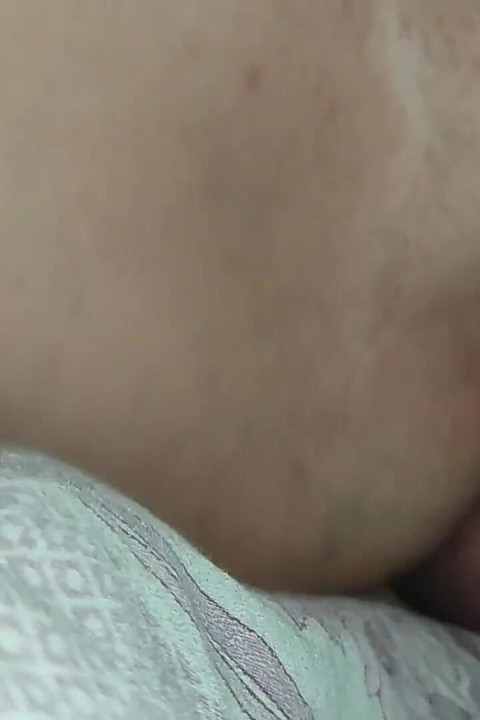 Gospodină amatoare reală futută anal și ejaculare înăuntru, vedere la persoana 1