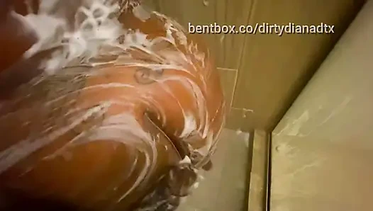 Грязная Диана обожает, когда тебя спустили хуем в душе
