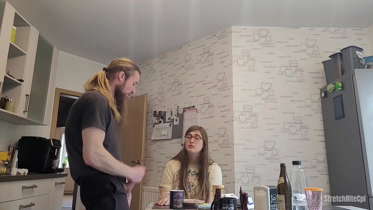 Sie bat um Milch – Magnus gab seine Spezialcreme dazu – Couple Chaos – Episode 1