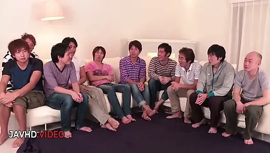 Mihono's wilde asiatische gangbang-blowjob-extravaganz