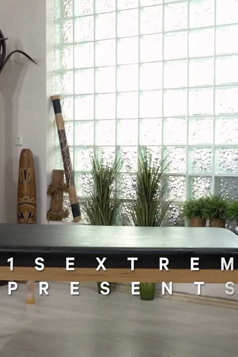 21 Sextreme - Sticky Facial for Naughty GILF During Hot Massage