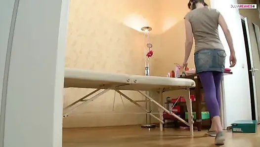 Tatlı Veronika ile masaj bankında sikişiyor