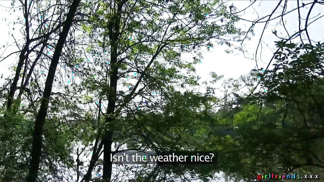 女友Xxx - 裸体金发女郎享受更多乐趣
