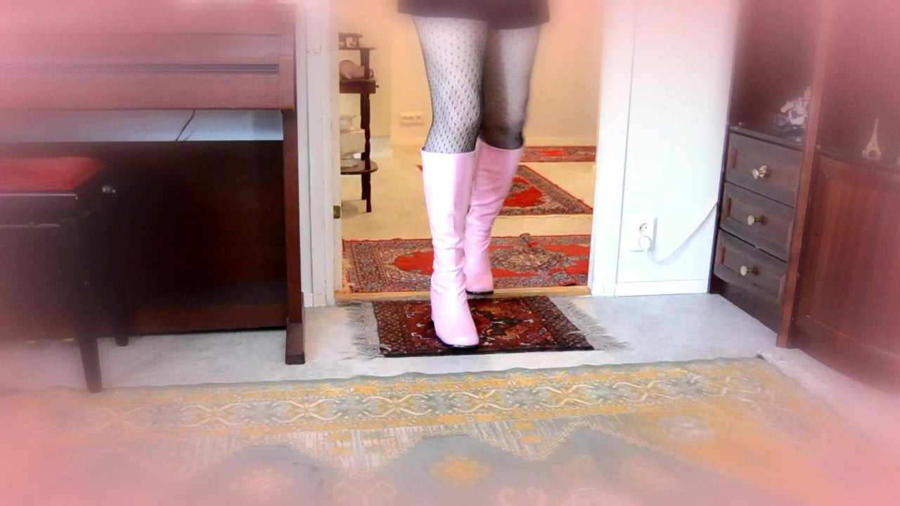 Crossdresser boots 2