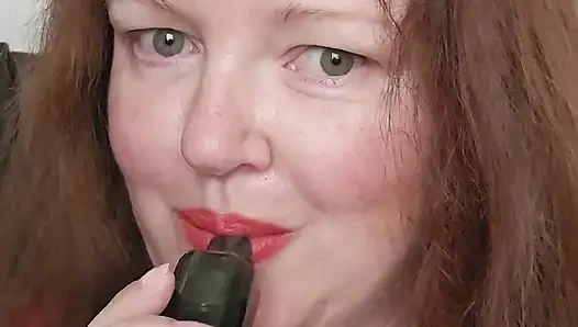 Foggy Lady in Red, vaping