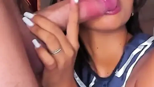 Seks oral setelah makan malam keluarga (salah jalan)
