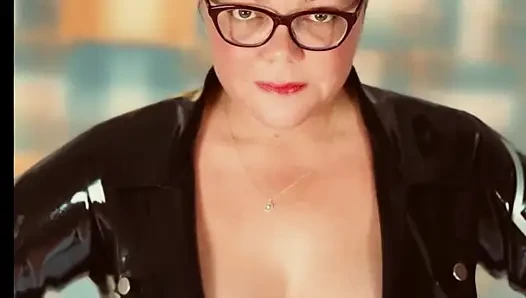 Dominatrix sahibe April - sahibe April'in fahişe evi