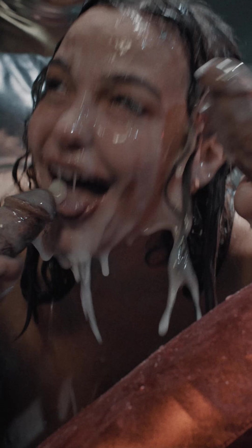 Rissa May Alien Cosplay Gangbang