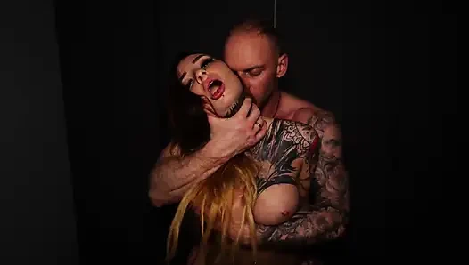 [exclusive] Babygirl Gets a Huge Cock in Her Mouth and Pussy, and After a Squirt, a Cumshot in Her Eye