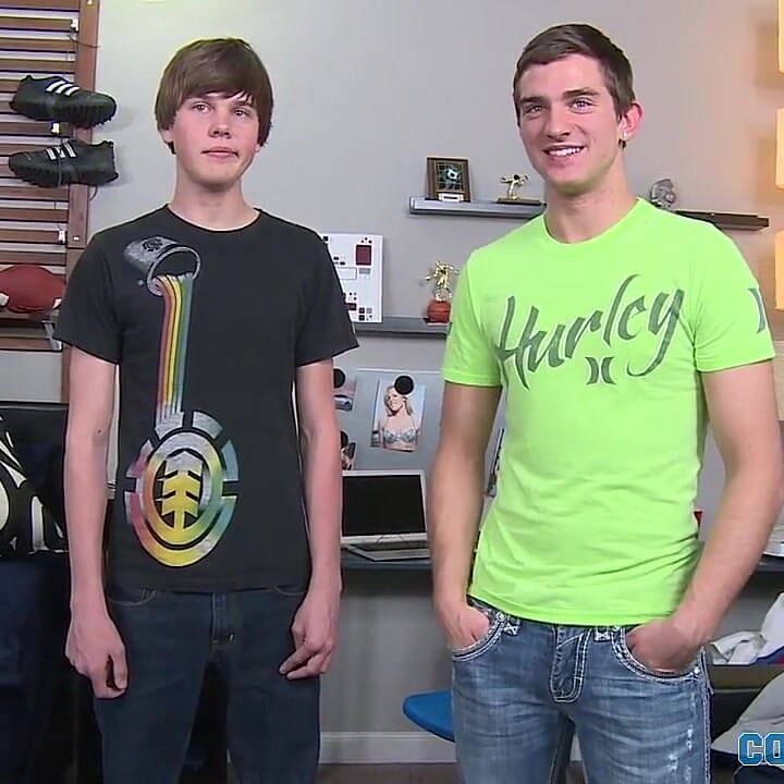 Troy taylor lagi asik muasin memeknya pakai tommy white
