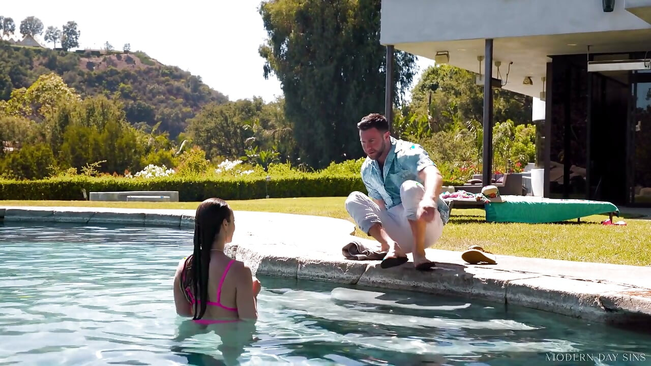 Modern-day Sins - Lexi Luna Sucks Him off at the Pool Then Takes Cum on Her Tits