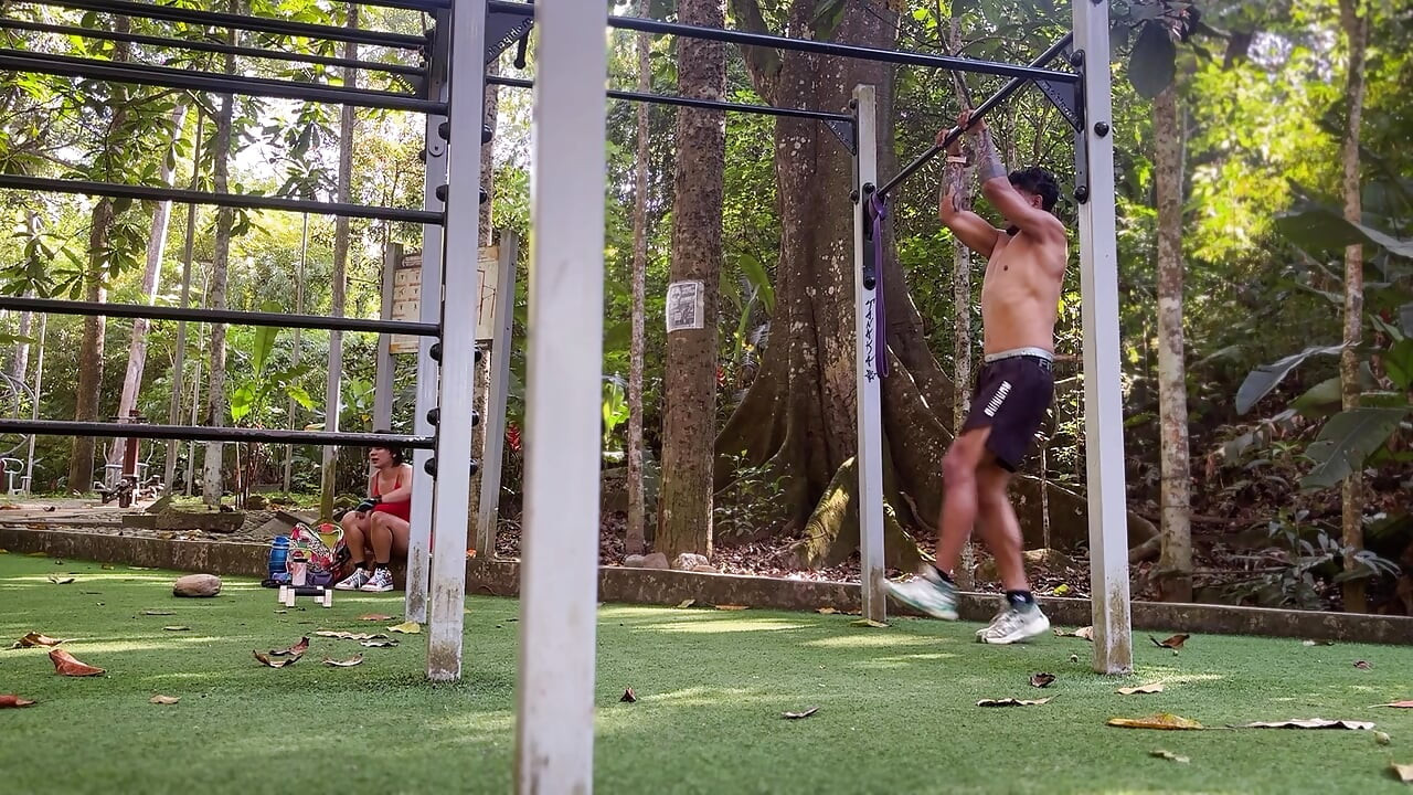 Full-body training with a predominance of pulldowns