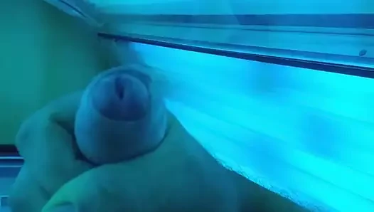 Wichsen im Solarium