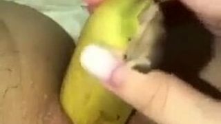 Masturbe whit banana