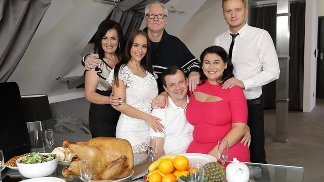 Family Orgy on Thanksgiving - FREE FULL VR VIDEO by VirtualTaboo.com