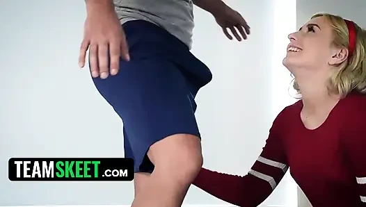 Ведьма Марли накладывает любовные чары на Nicky Rebel и осушает его досуха