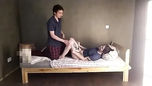 Azgın çift yatağı kırdı