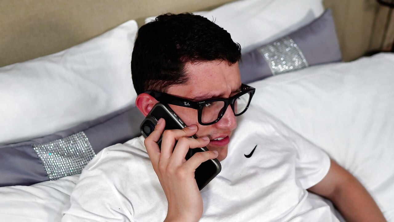 Doctor's recommendations: fuck with the nurse and receive a deep blowjob until I cum in my mouth