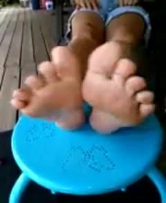 Country Milf Lucky's  1st footshow. Amazing