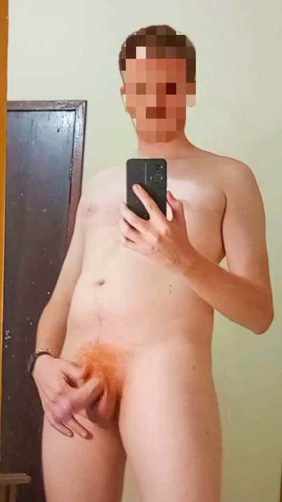 Red-haired man wants to eat his ass. "I'm going to eat your ass in the uno!"