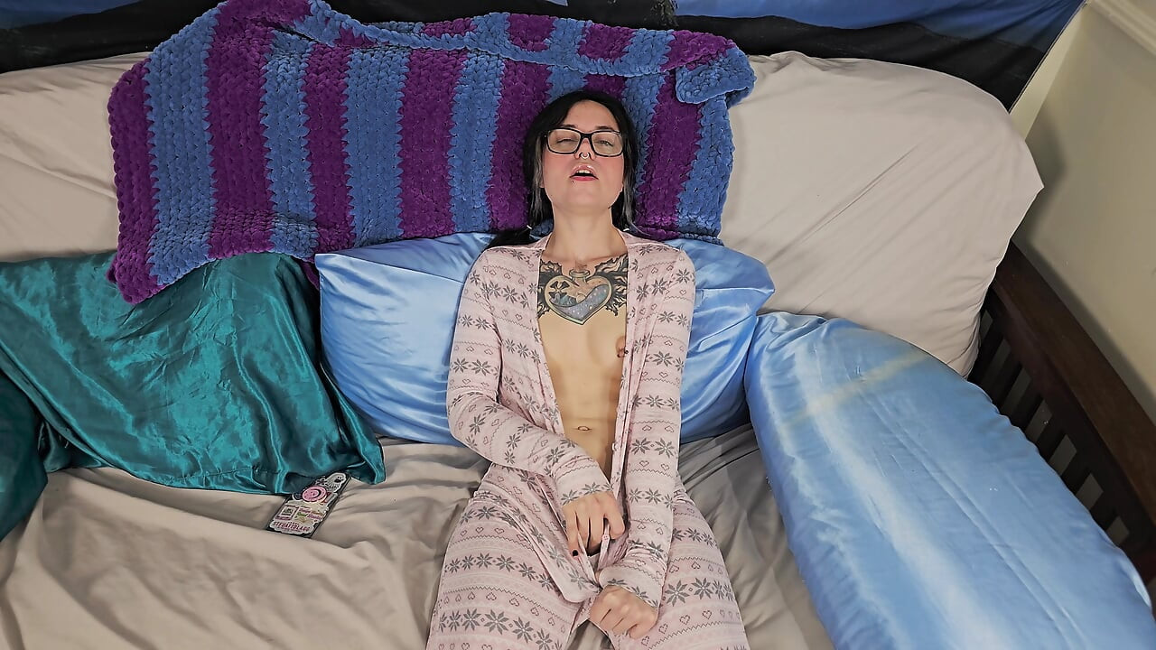 Making Myself Cum For Daddy