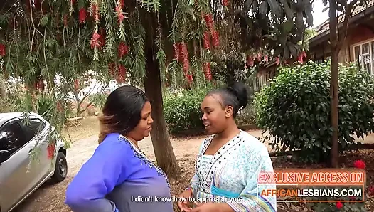 Diese freakigen SCHWARZEN BBW-LESBEN nehmen jeden zentimeter eines MASSIVEN DOPPELDILDO