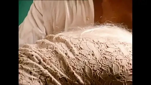 Softer porno sinnlicher MILF mit schönen titten gefickt und von großem schwanz in den mund gespritzt