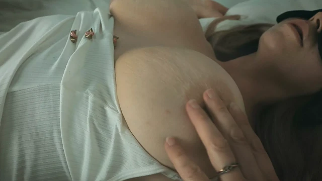 Evening sex with my wife. I masturbate her with my fingers while giving her a massage. I love her big ass and big thighs